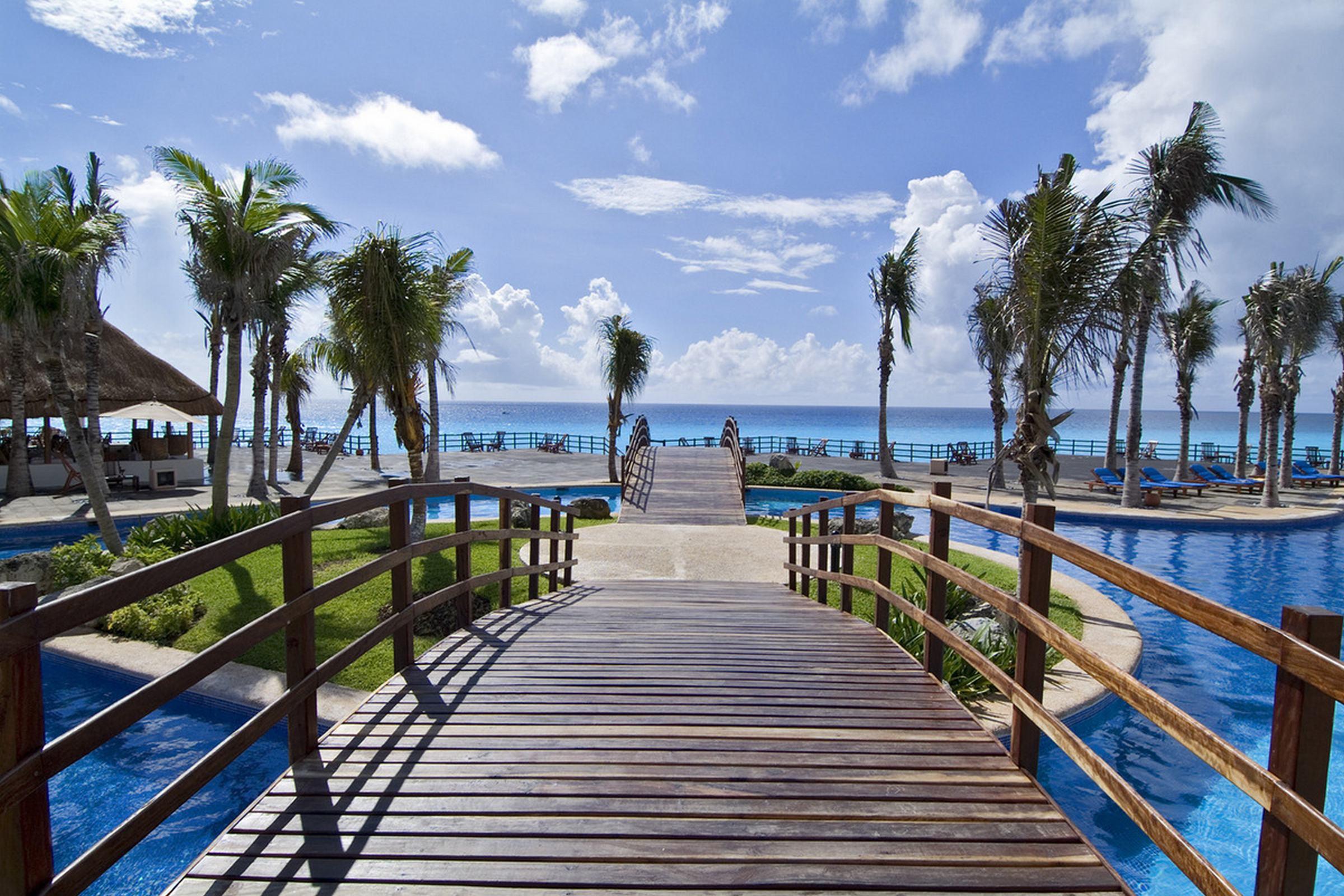 Grand Oasis Cancún Facilități foto The boardwalk at the Grand at Moon Palace